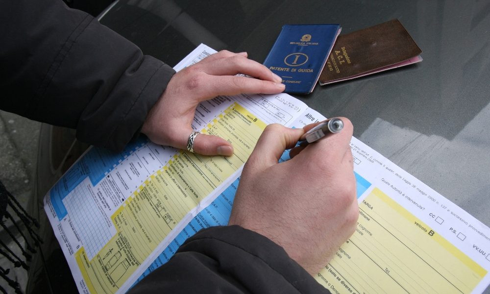 Falsi incidenti auto, 66 denunciati