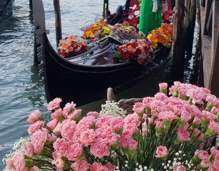Fase 3: gondola fiorita a San Marco