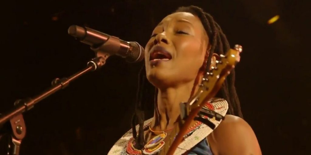 Martedì Fatoumata Diawara torna in concerto sul suo lago