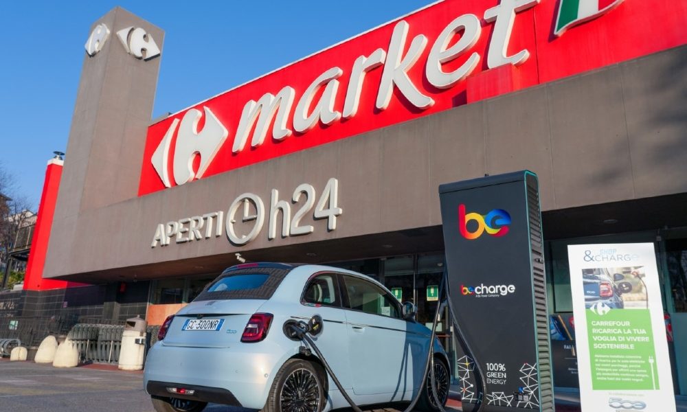 Fca: 250 colonnine ricarica in 135 punti vendita Carrefour