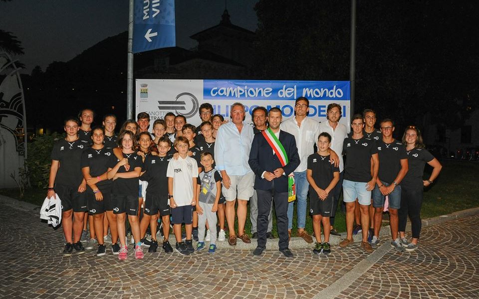 Cernobbio, bagno di folla per Mondelli. Donegana:  «Filippo è un esempio per tutti»