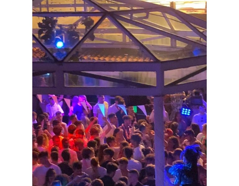 Festa in club movida fermata da polizia
