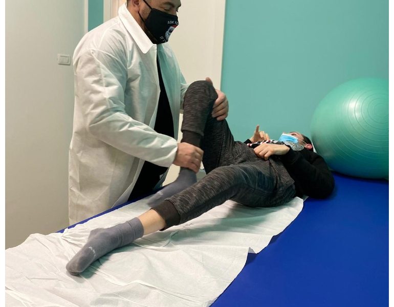 Fisioterapista cieco tirocinante con “Vediamoci al lavoro”