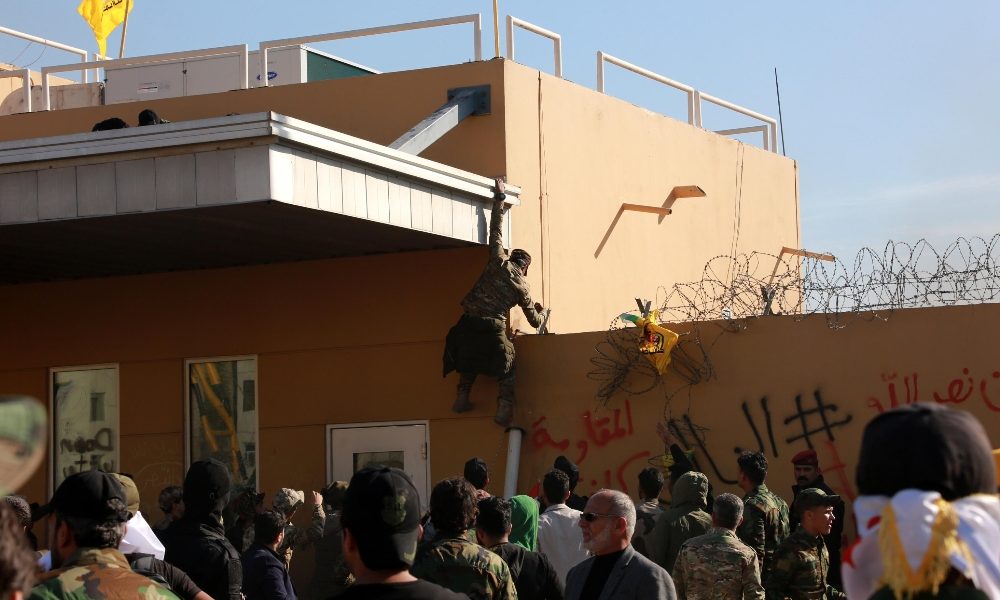 Forze pro-Iran, manifestanti vadano via