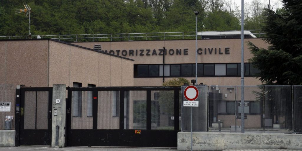 Motorizzazione, esami per la patente a rischio. Problemi anche per le revisioni