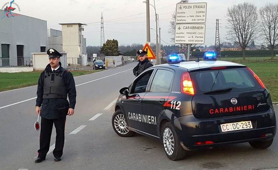 Infortunio sul lavoro a Mozzate: mano schiacciata sotto i rulli