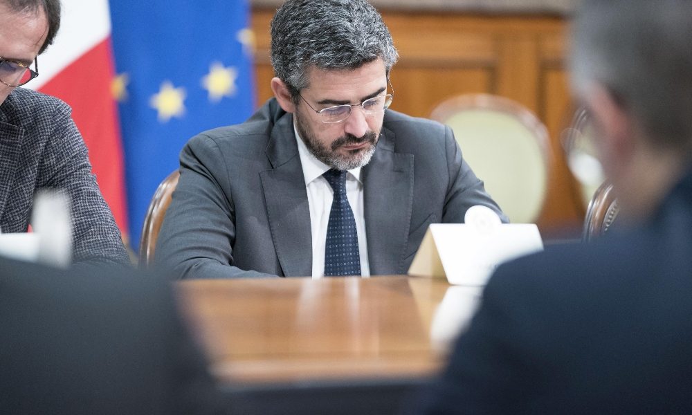 Fraccaro, Italia è unita, dopo più forti