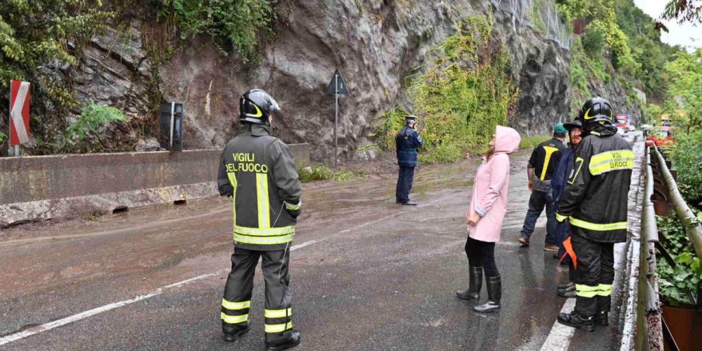 Frana sulla Statale Regina: da domani blocco del  traffico per tre giorni dalle 8 alle 19