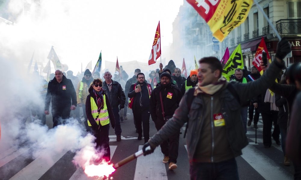 Francia: 61% è contro riforma pensioni