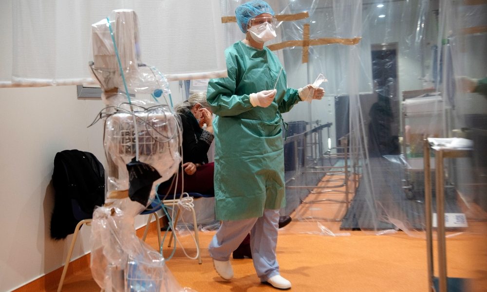 Francia, morto primo medico ospedale