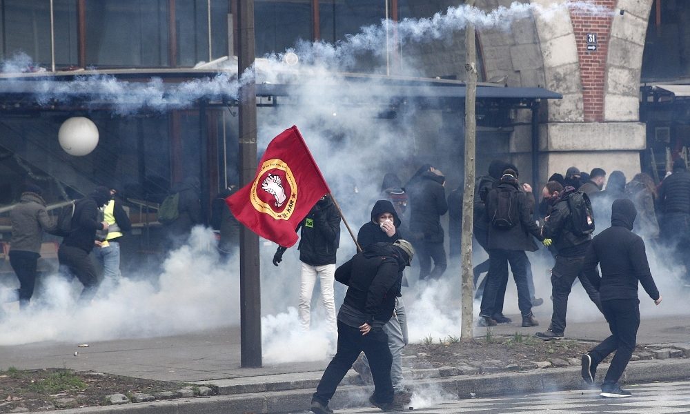 Francia: pensioni, via punto controverso