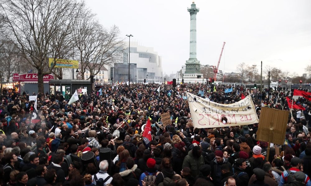 Francia: sindacato Cgt,1,8 mln in piazza