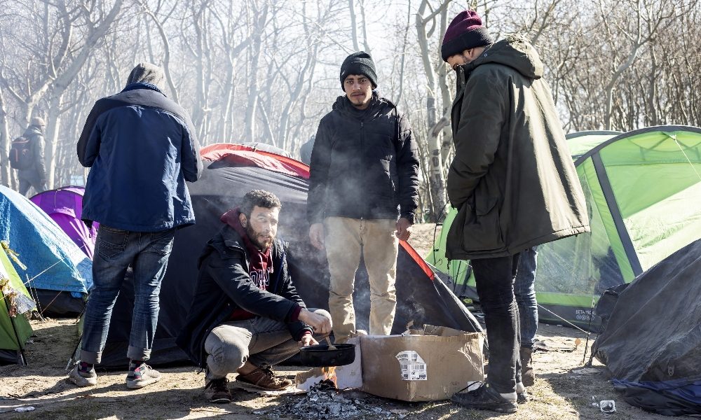 Francia:nuovi sgomberi di un centinaio di migranti a Calais