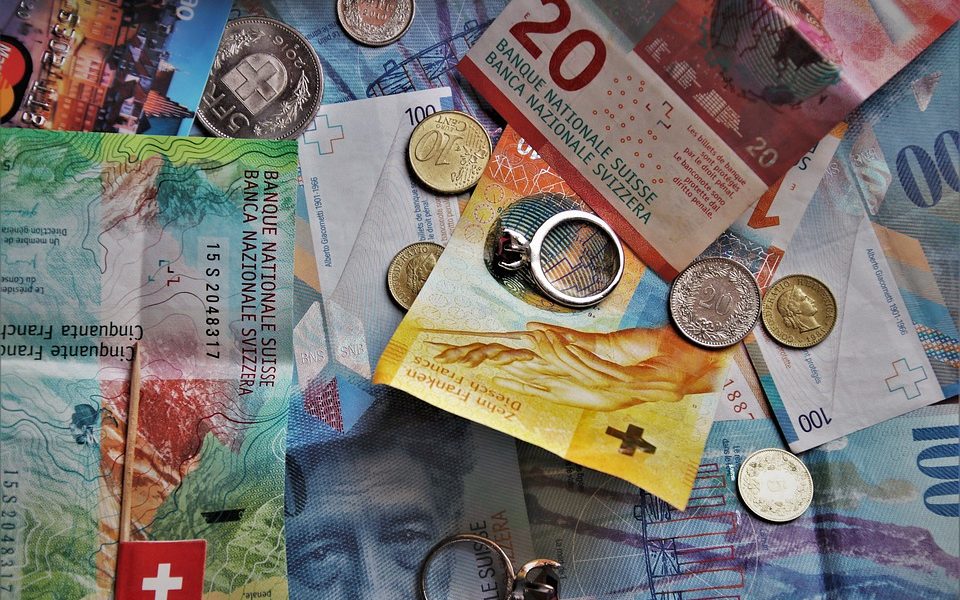 La Svizzera vuole “frenare” la sua valuta. Per la Banca Nazionale il franco vale troppo