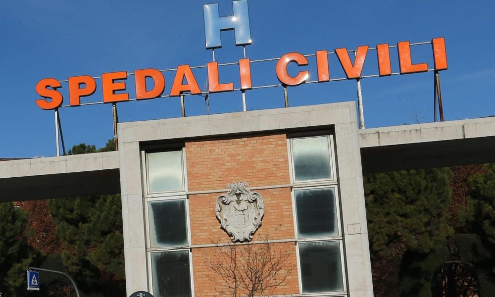 Frontale auto-tir, fratellini migliorano
