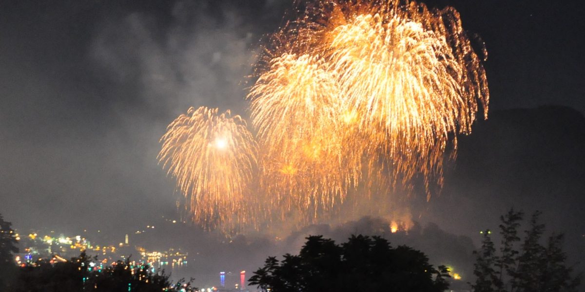 Fuochi d’artificio all’Isola Comacina. “Tutto esaurito” per uno spettacolo indimenticabile