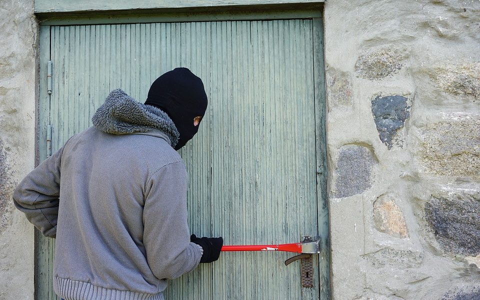 Allarme furti a Castelmarte: l’annuncio dato direttamente dal Comune