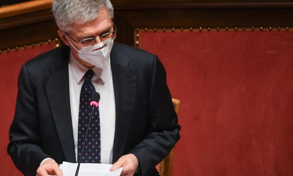 G20: Franco, l’incertezza è alta, non ritirare aiuti