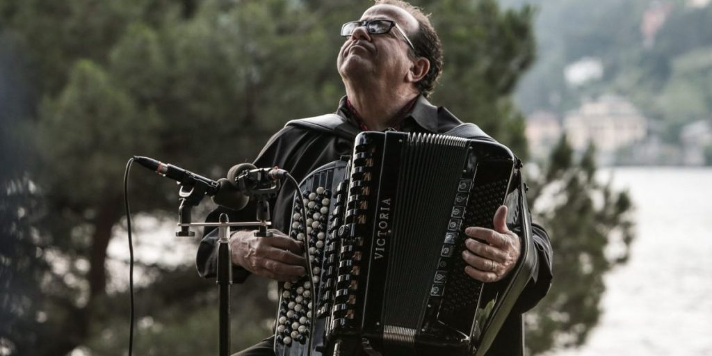 Galliano si appresta a incantare il Sociale