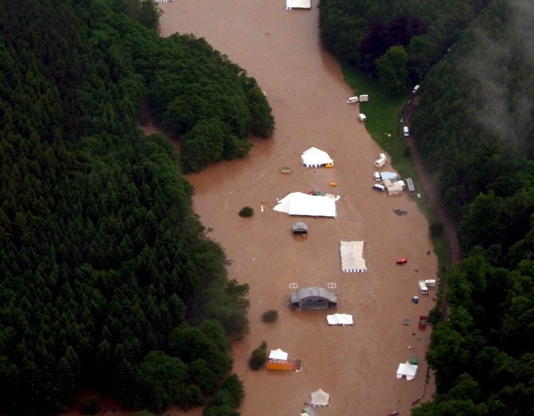 Gb: ancora case evacuate per inondazioni