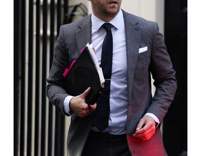 Gb: guerra a Downing St., si dimette capo gabinetto Johnson