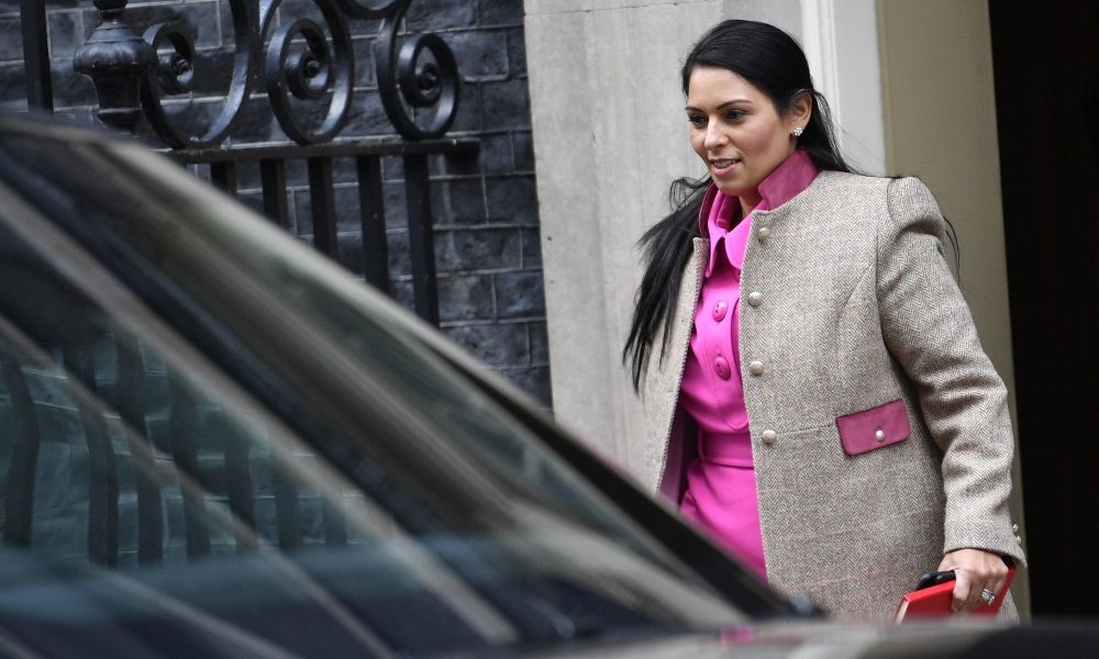 Gb: ministra Patel sotto tiro