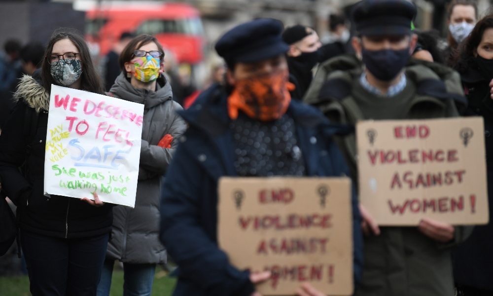 Gb: nuovo raduno per Sarah, blocco stradale a Westminster