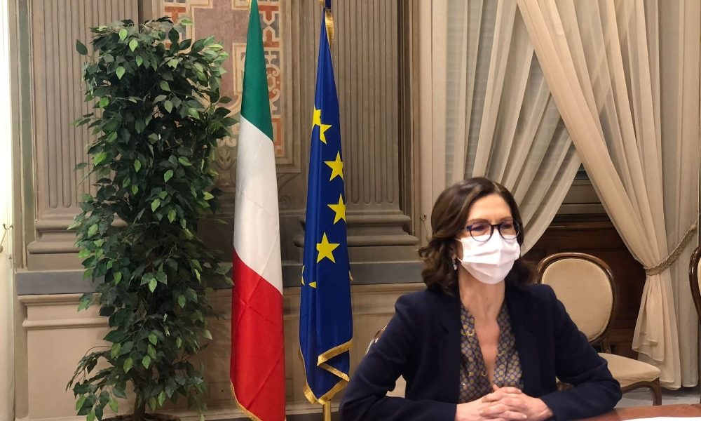 Gelmini a Regioni, chi vaccinerà di più riaprirà prima