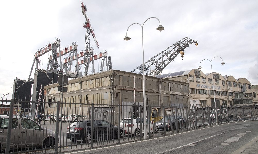 Genova,in quarantena nave con 50 a bordo