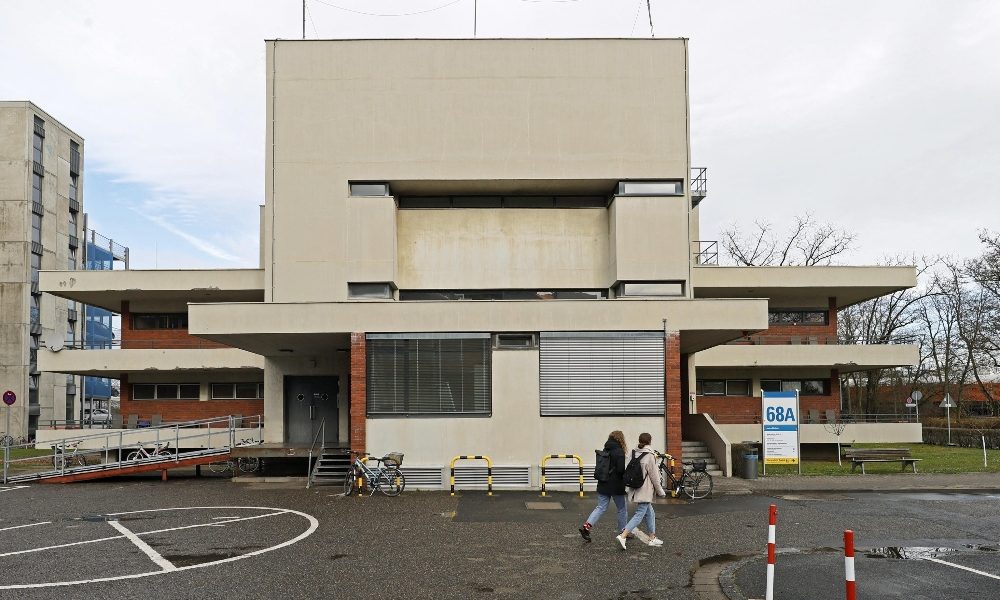 Germania, 4 bimbi contagiati da maestra
