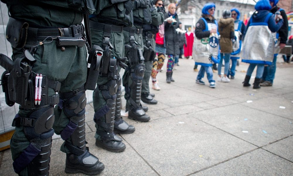 Germania: auto contro corteo Carnevale