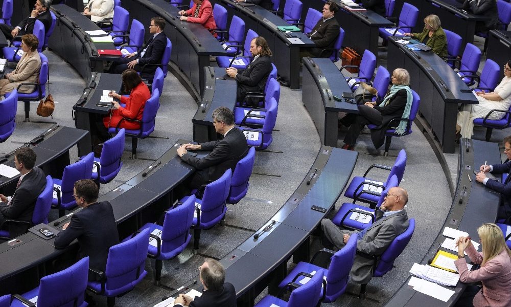 Germania vara un piano da 1.100 miliardi