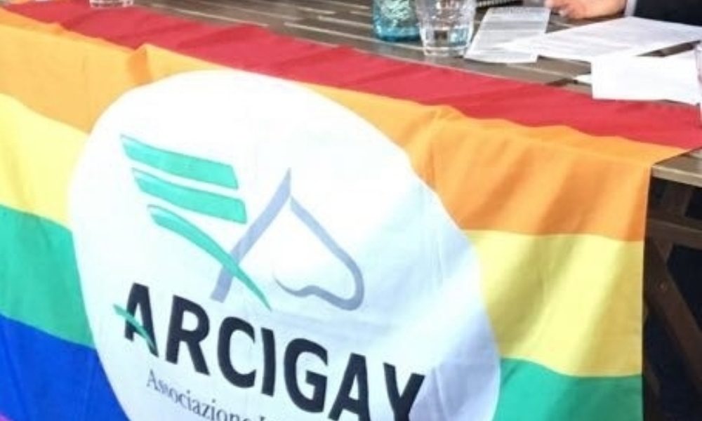 Giovane trans aggredita a Reggio Emilia