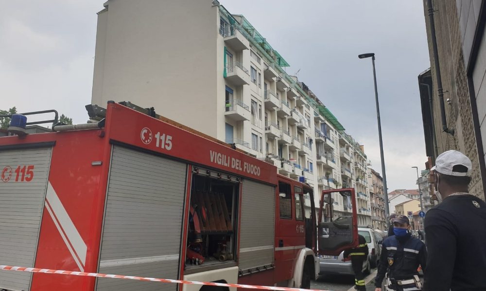 Giù da casa in fiamme
