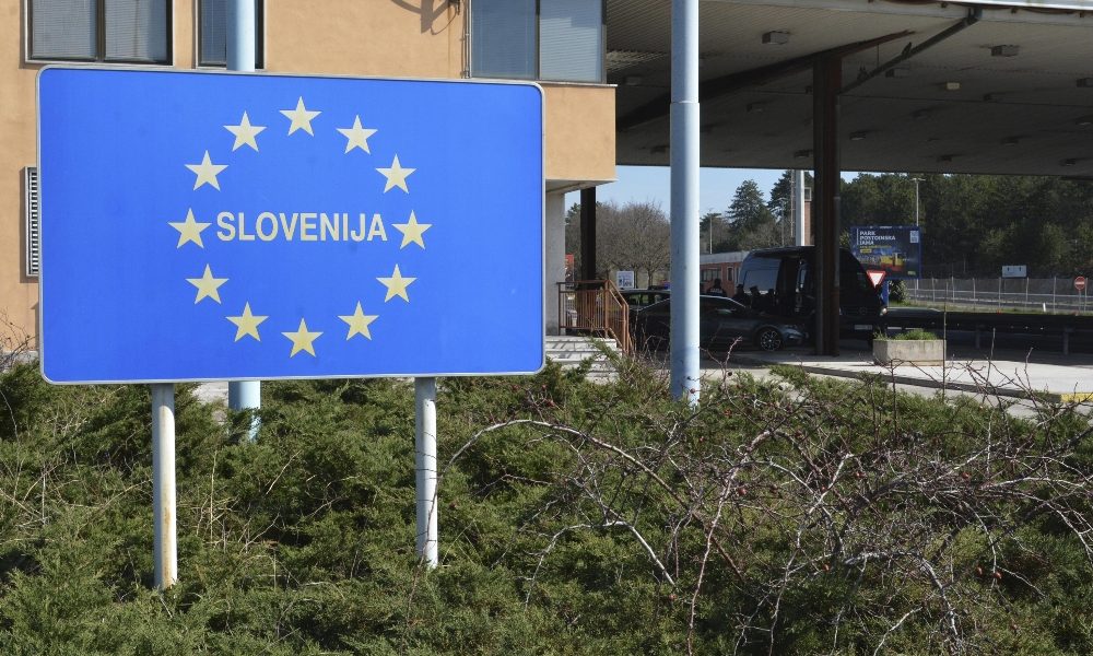 Goriziani varcano confine per bere