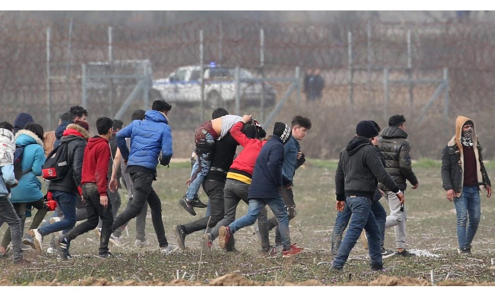 Grecia, scontri tra migranti e polizia