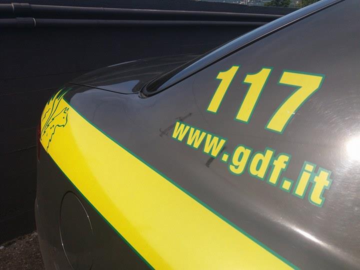 Cocaina nel bagagliaio del bus. Sequestrata una valigia anonima