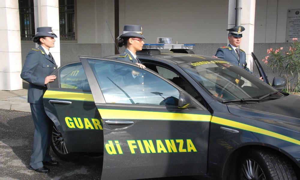 Ha villa e reddito cittadinanza