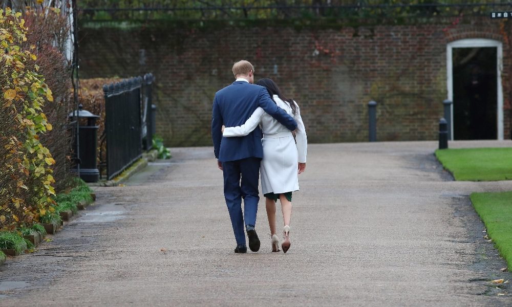 Harry ‘scagiona’ Meghan, ma è polemica