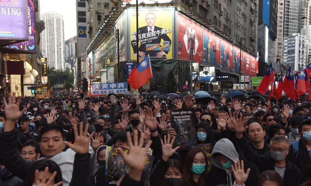 Hong Kong: 800mila alla marcia