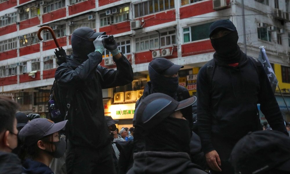 Hong Kong: Pechino caccia il suo inviato