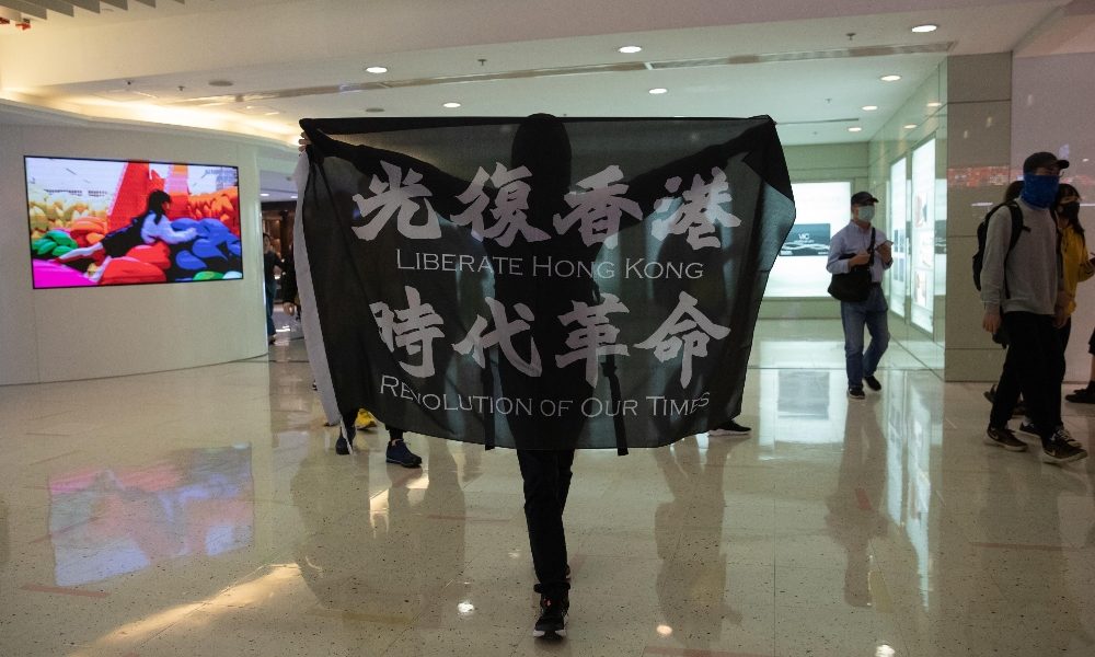 Hong Kong: scontri polizia-manifestanti