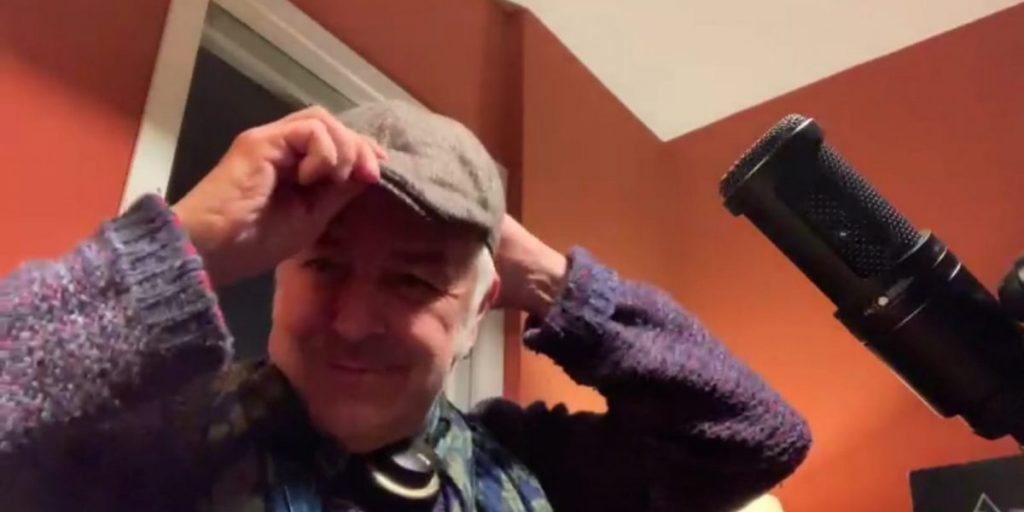 Fondazione Comasca, anche il cappello di De Sfroos all’asta per aiutare gli anziani