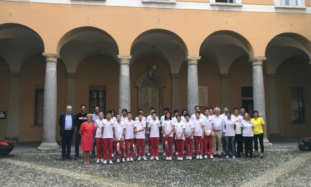 Como saluta lo Shanghai Team di nuoto