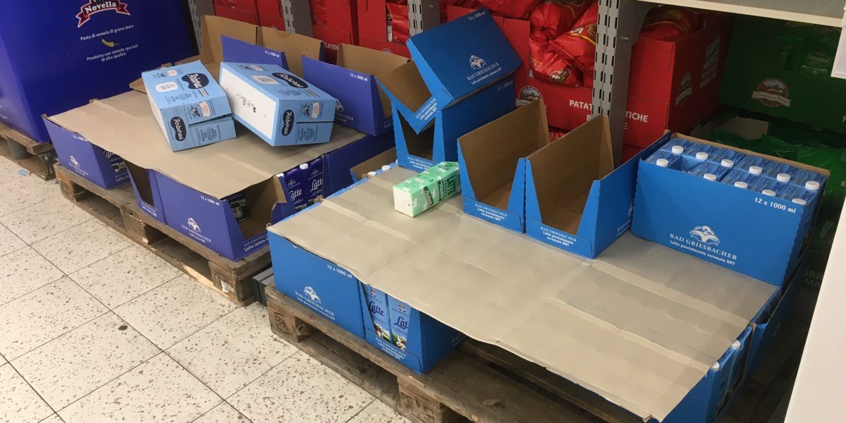 Frena la corsa a fare provviste: supermercati affollati ma senza psicosi