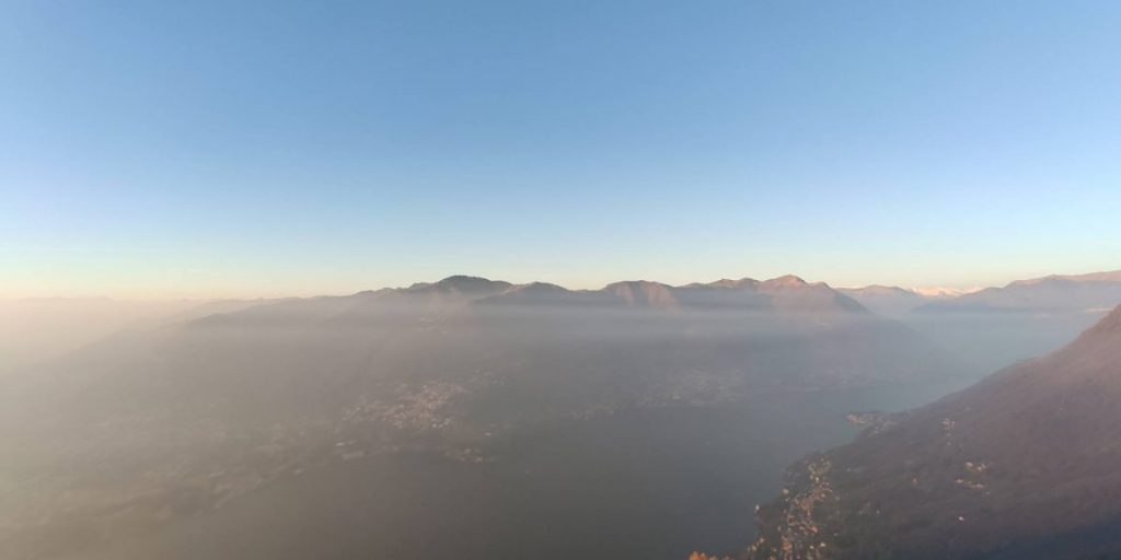 Fotografa lago e monti e accendi la speranza