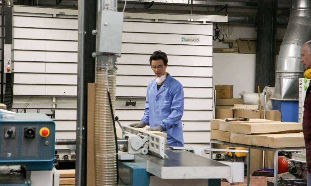 Bene industria e artigianato sul Lario, non il commercio