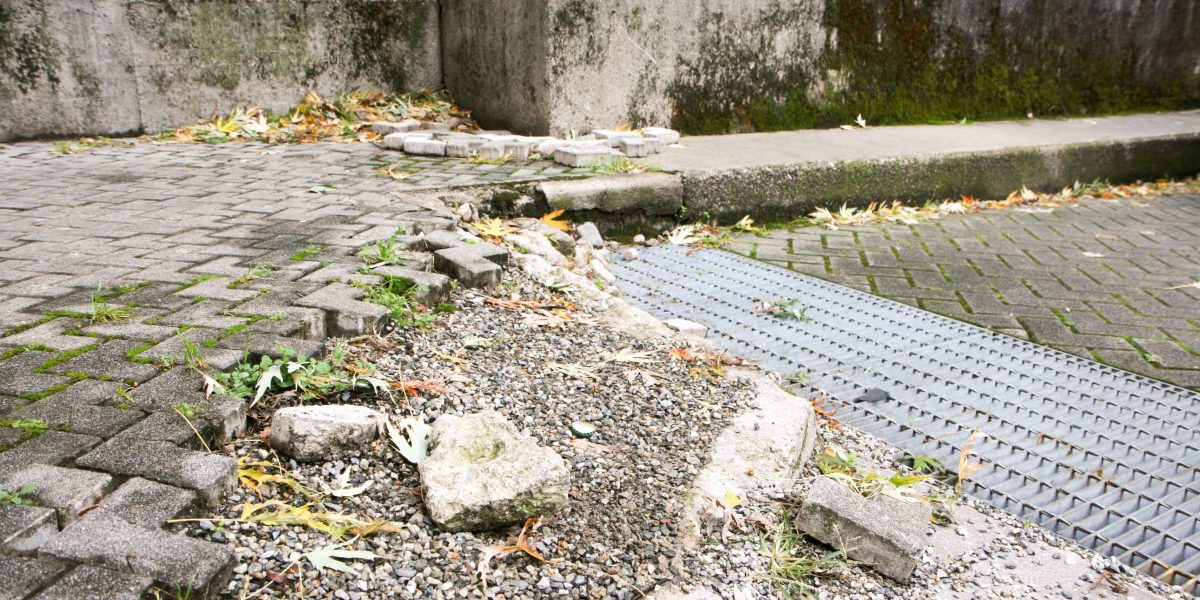 Degrado in piazza della Tessitrice, crescono le segnalazioni dei residenti