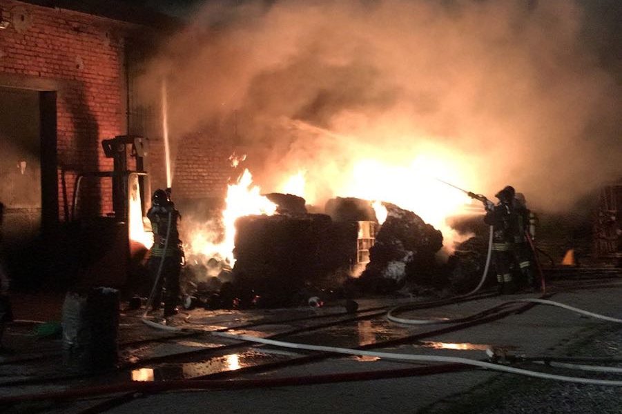 Incendio in un capannone di Turate
