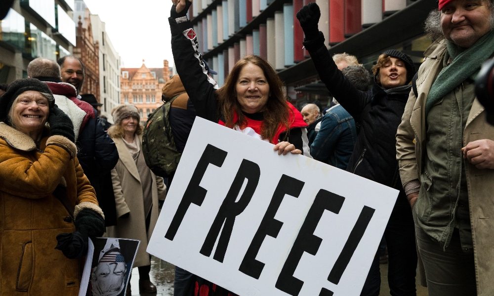Il Messico offre asilo politico a Julian Assange